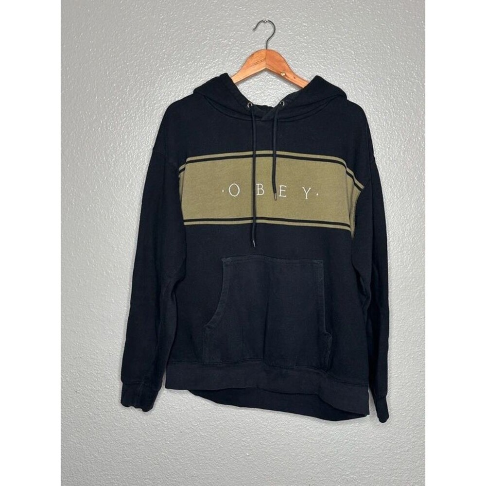 Obey men’s hoodie size large